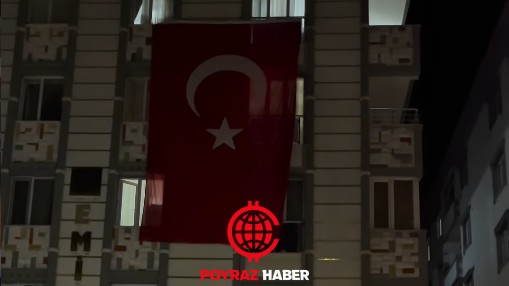 ŞEHİDİMİZİN EVİNE TÜRK BAYRAĞI ASILDI