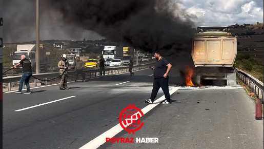 Seyir halindeki harfiyat kamyonu alevler içinde yandı.